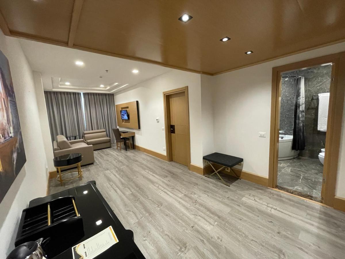 Hotel Golden Palace Shkodër Екстериор снимка