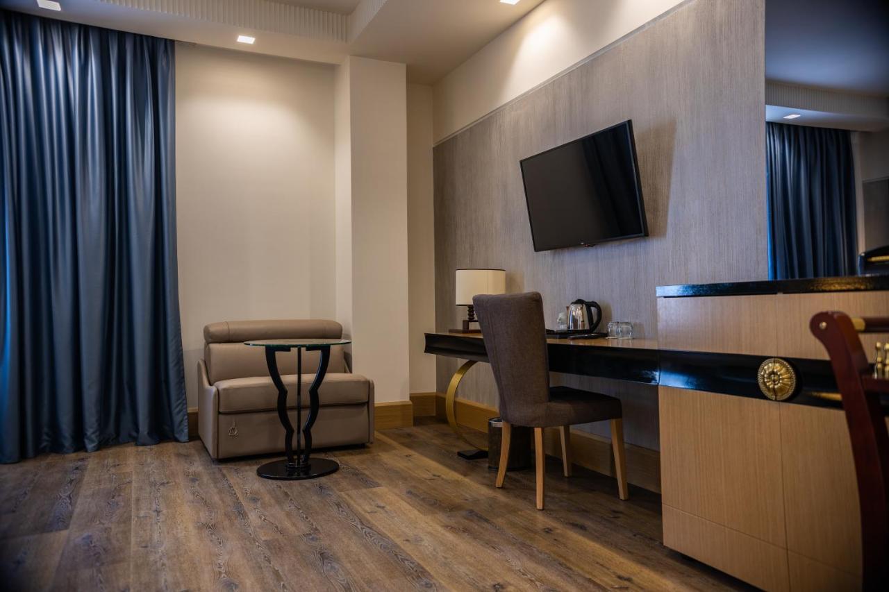 Hotel Golden Palace Shkodër Екстериор снимка