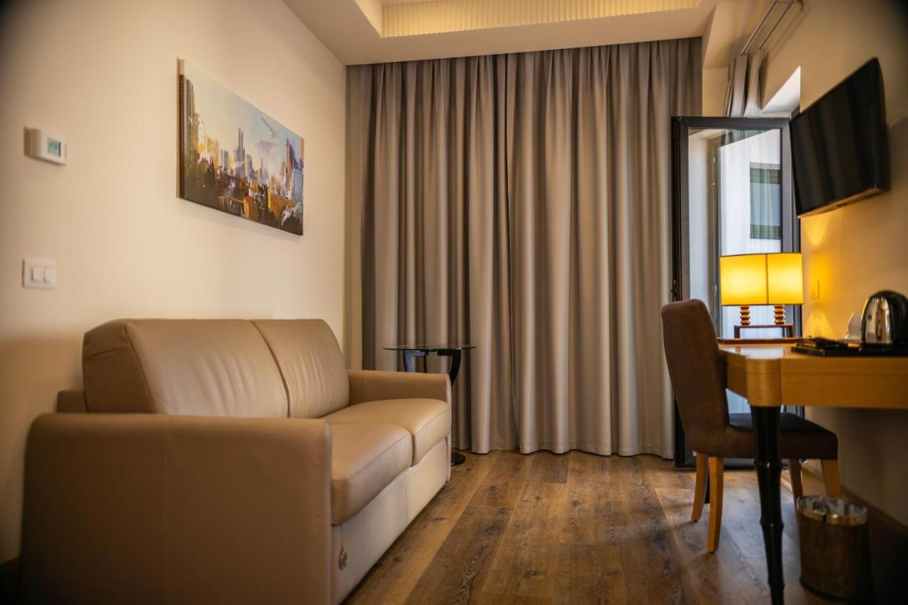 Hotel Golden Palace Shkodër Екстериор снимка