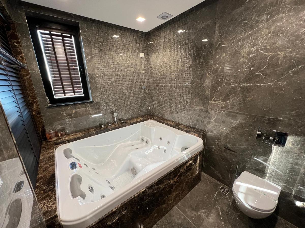 Hotel Golden Palace Shkodër Екстериор снимка