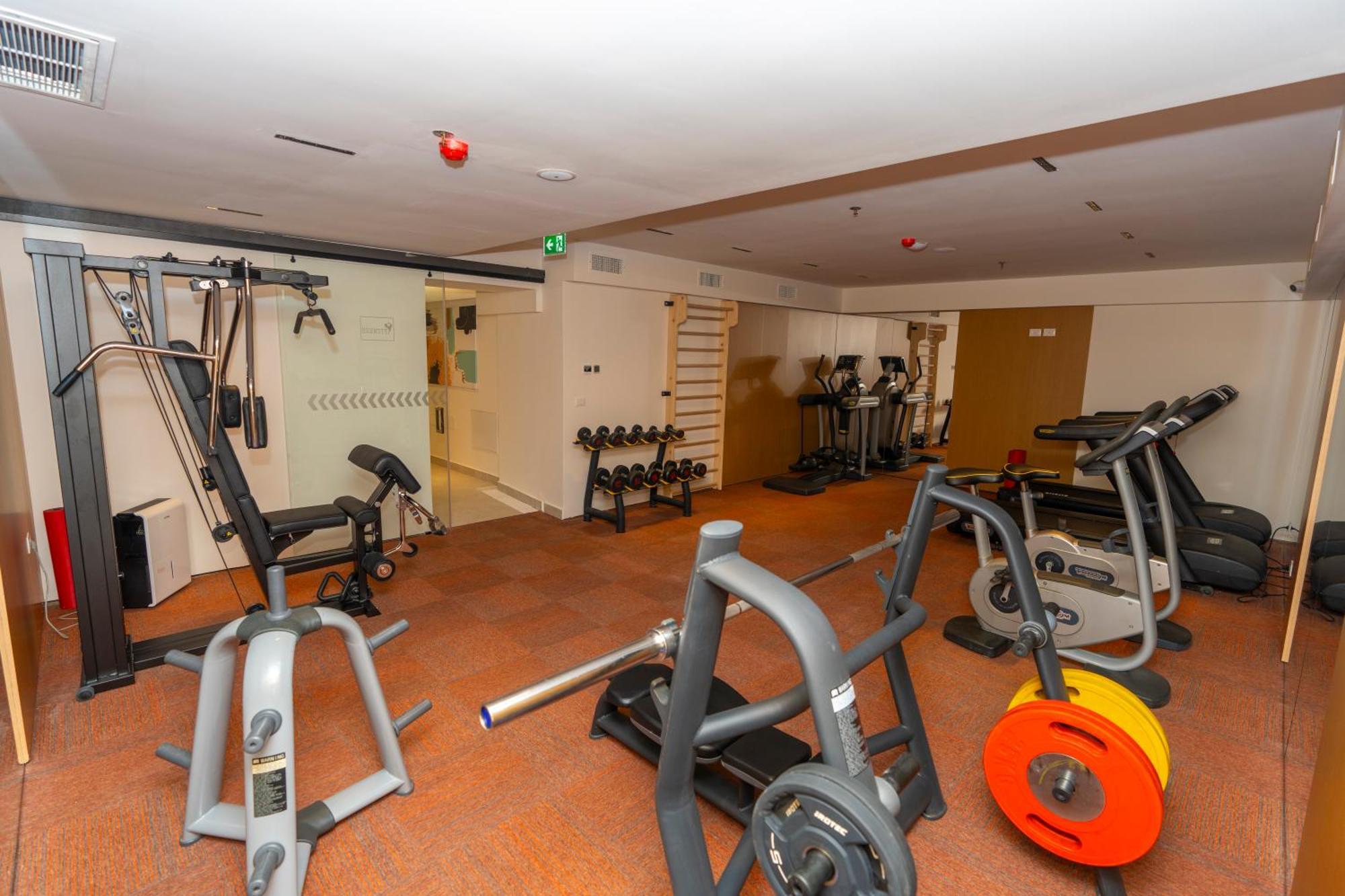 Hotel Golden Palace Shkodër Екстериор снимка