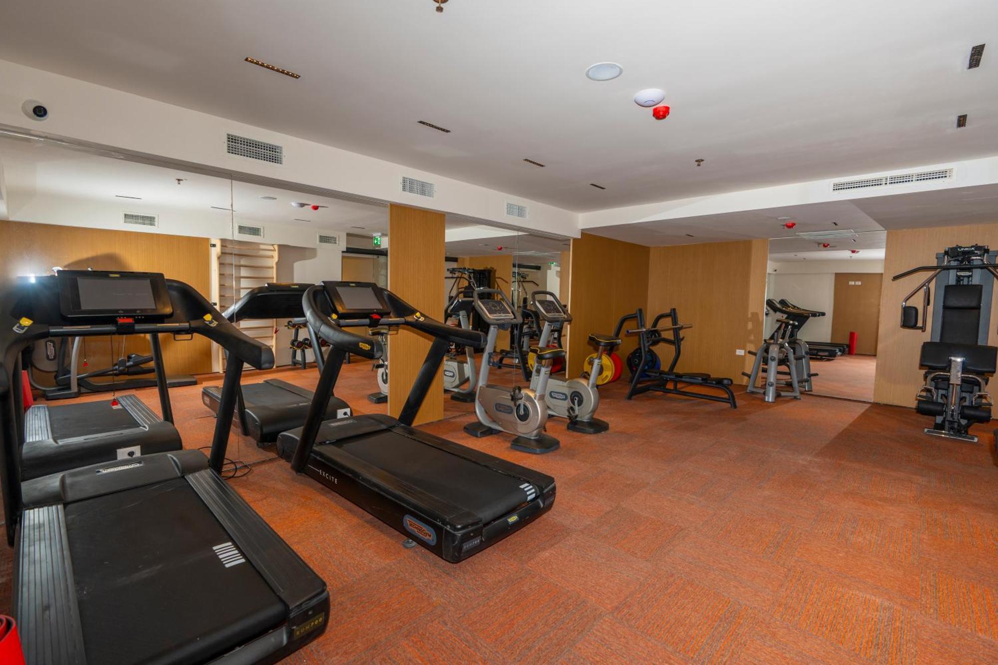 Hotel Golden Palace Shkodër Екстериор снимка